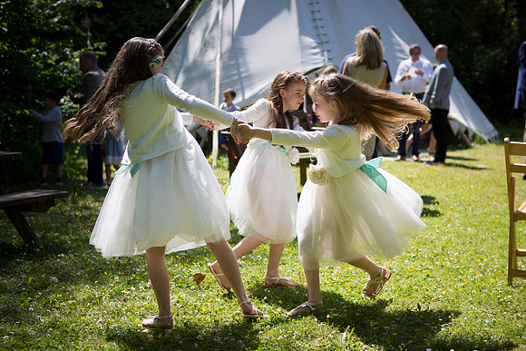 appleBimages-Cornish-Tipi-Weddings-Photographer-7636